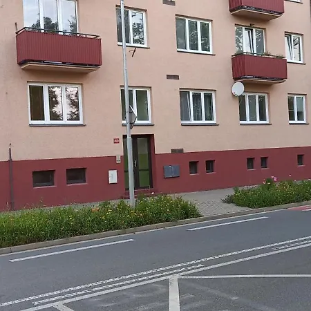 Garsonka Ve Dvore Dvur Kralove nad Labem Exterior photo